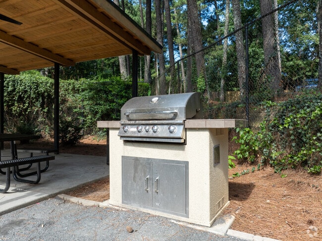 BBQ - Berkeley Landing Apartments