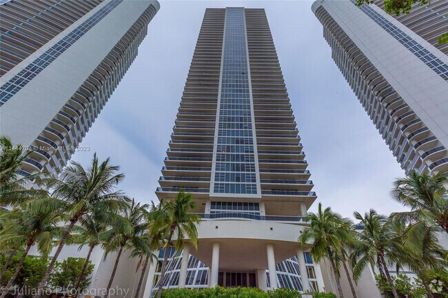 Building Photo - 1830 S Ocean Dr Unit 1107 Rental