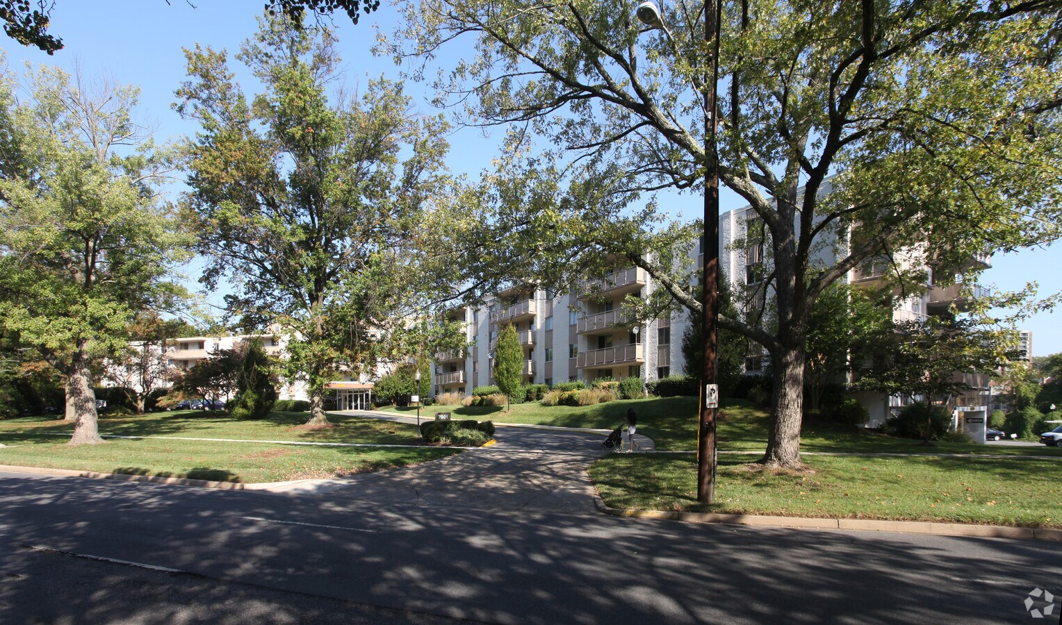 Photo - Lakeside Terrace Apartments