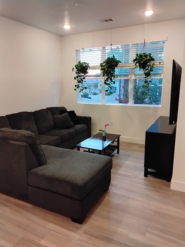Photo - Desert Color-2 Bedroom Condo! Pet Friendly!