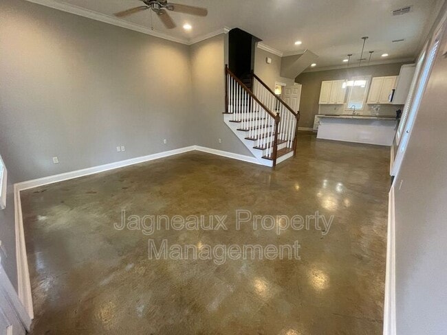 Photo - 102 Hargrave Dr