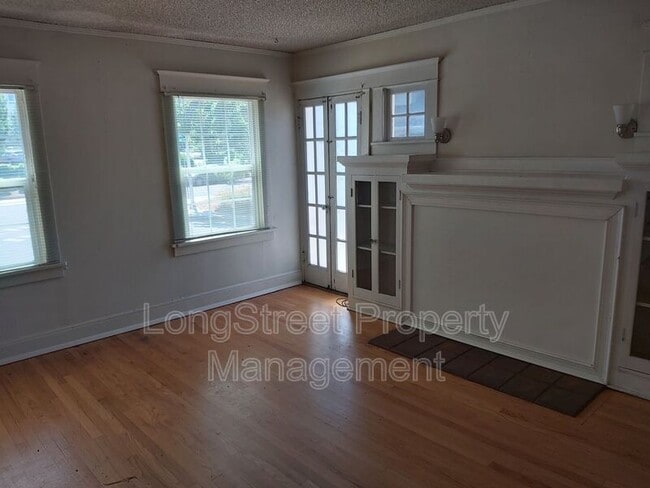 Photo - 205 NW Kings Blvd