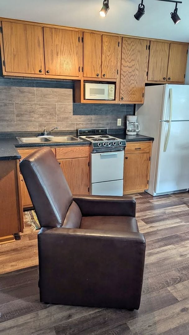 Building Photo - Lease Only Unit 17725 #1 Rental