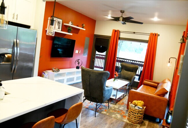 Photo - 762 Moreland Ave SE