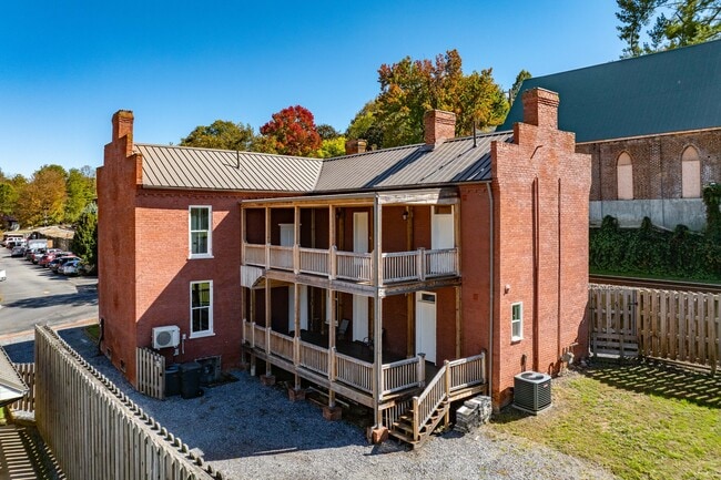 Photo - 120 S Cherokee St