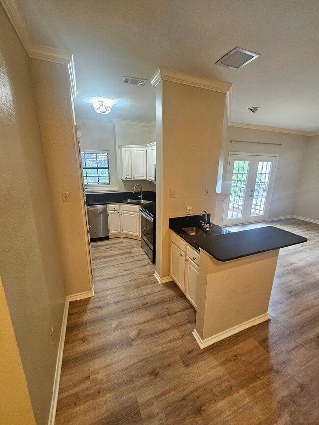 Building Photo - 6004 Auburndale Ave Unit C