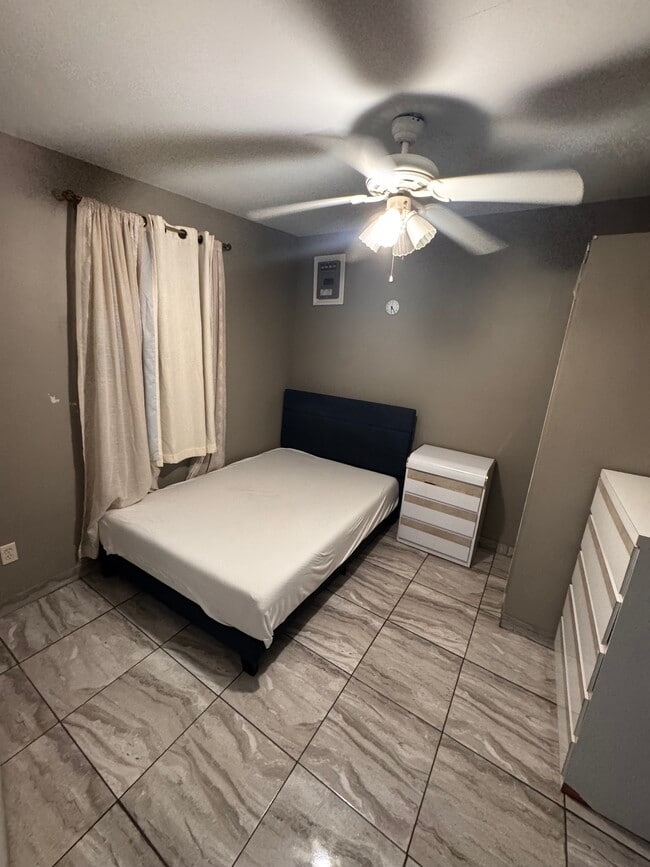 Photo - 9455 Dearmont Ave