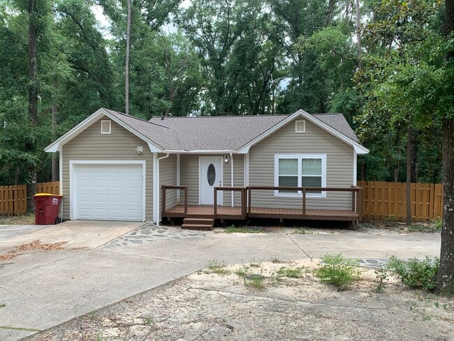 Photo - 255 Oakview Pl House