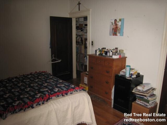 Photo - 1595 Commonwealth Ave