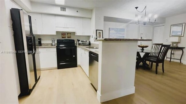 Photo - 19801 E Country Club Dr Unidad 19801 E Country Club Dr # 4301