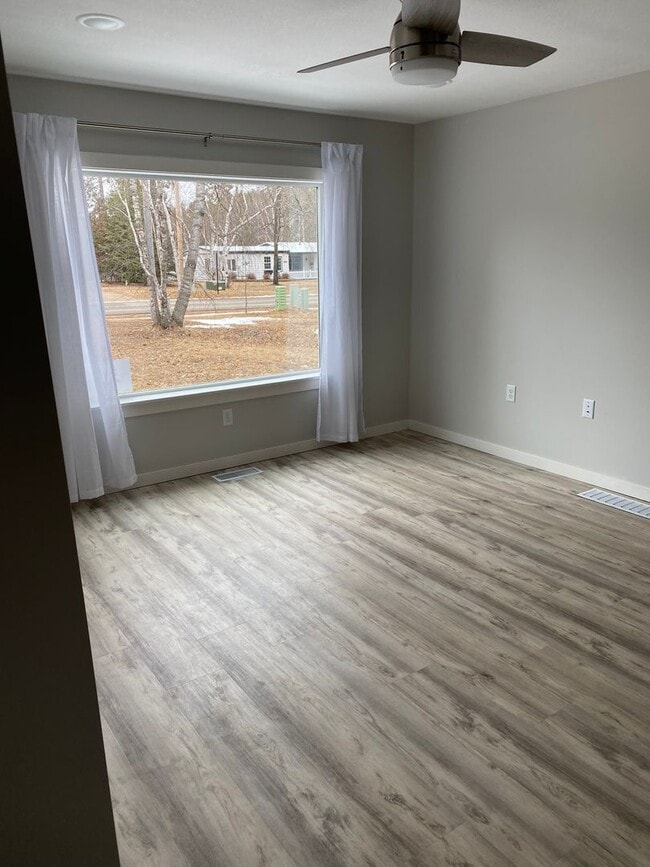 Photo - 2 Bedroom Home on the River