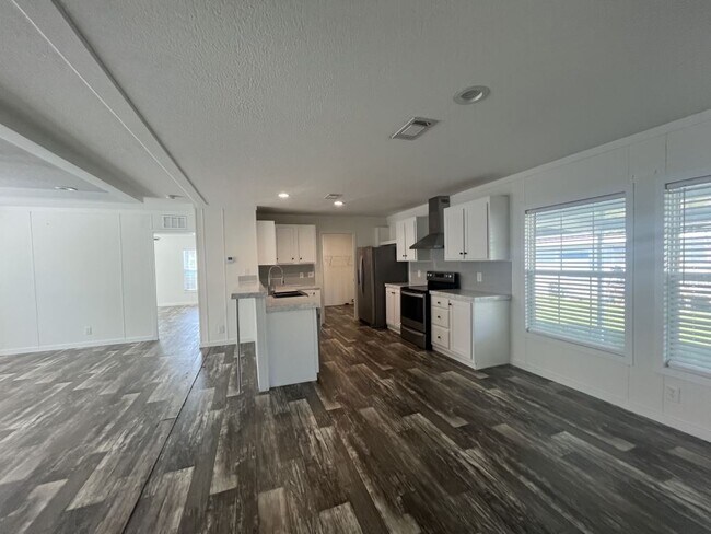 Photo - 261 Mongoose Ln