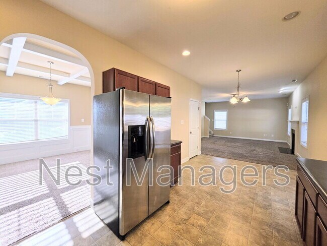 Photo - 389 Roanoke Dr