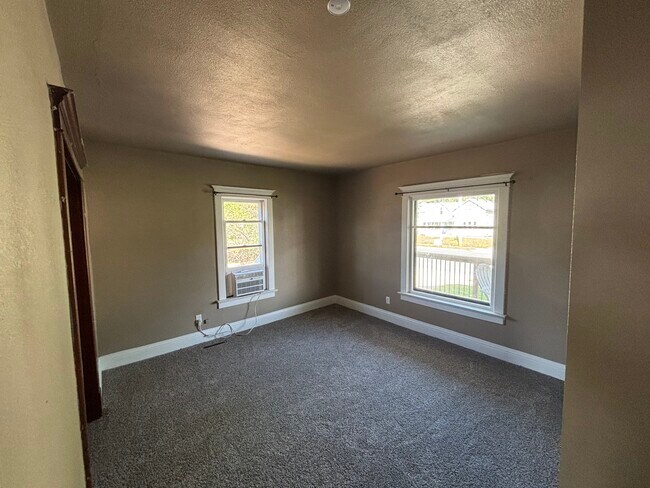Photo - 131 South St Unit Main Floor