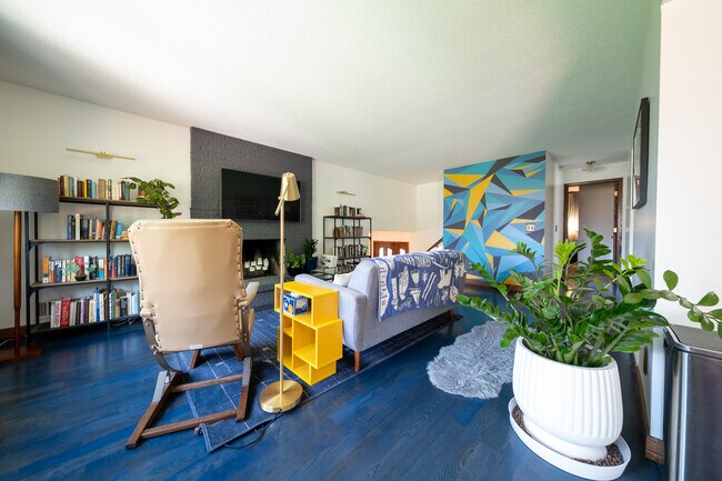 Photo - 1581 Woodside Ct NE