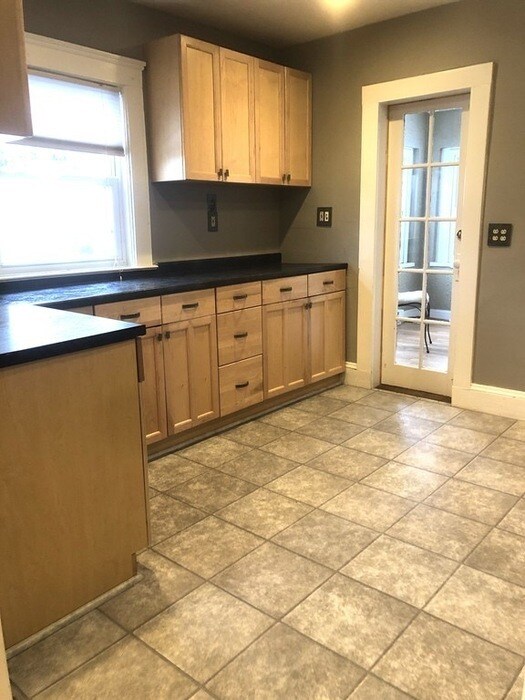 Photo - 60 Oakwood Rd Unit 1