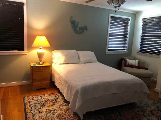 Bedroom -- Now has KING Tempurpedic