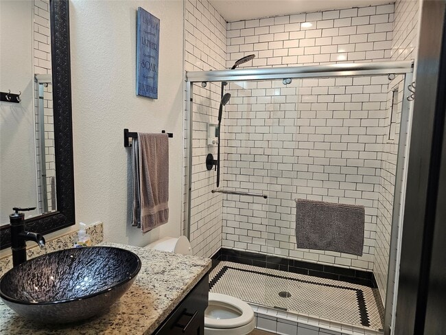 Photo - 6706 Avenue C