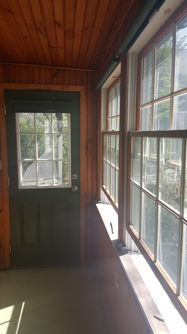 Building Photo - 77 Waterloo Avenue Rental