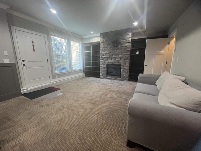 Photo - Basement-163xx 25TH AVENUE