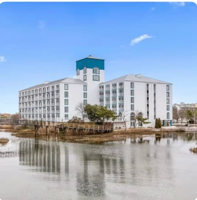 Building Photo - 200 59th St Unit 510