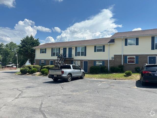 Building Photo - 2075 Clingan Dr NW Rental