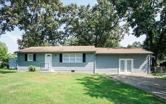 Photo - Spacious 4-Bedroom, 2-Bath Home in Quiet C...