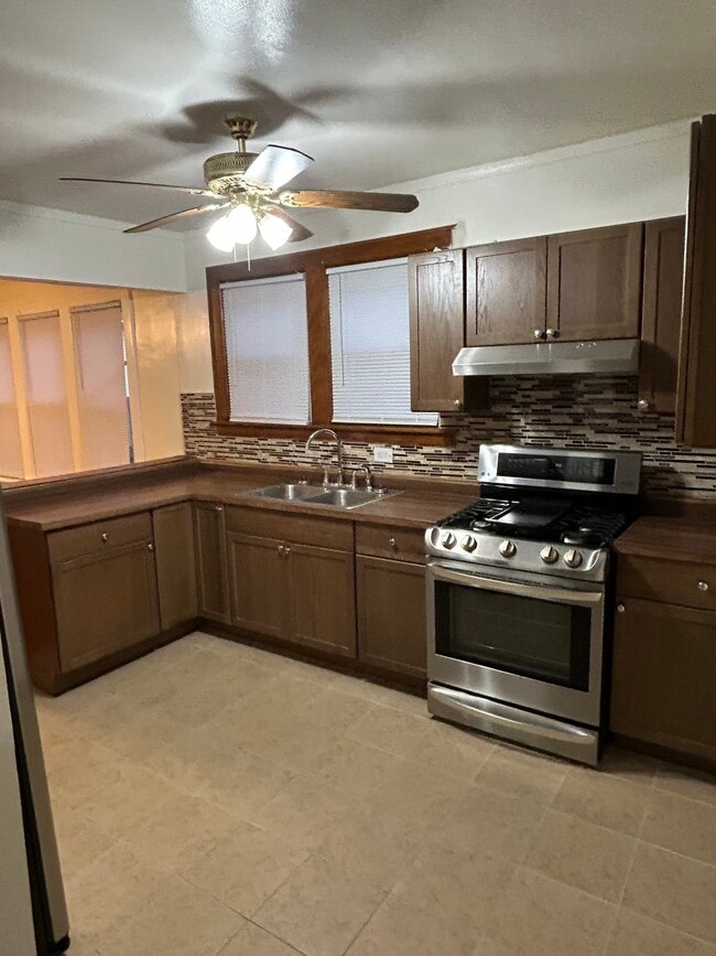 Cocina - 8128 S Marshfield Ave Unidad Second floor