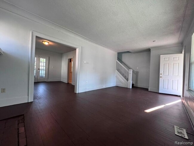 Photo - 2474 Fullerton Ave