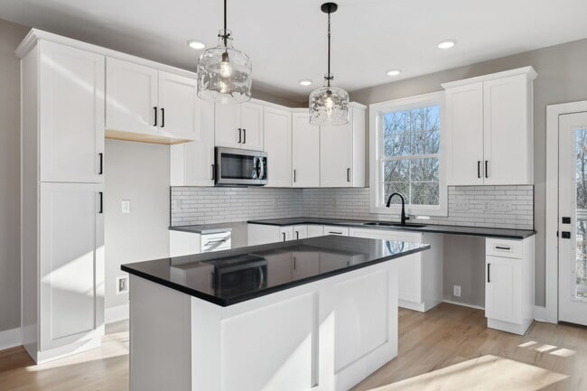 Building Photo - 2111 Chadwell Retreat Dr Rental