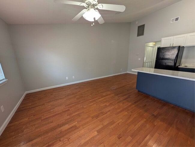 Photo - 2093 Continental Ave