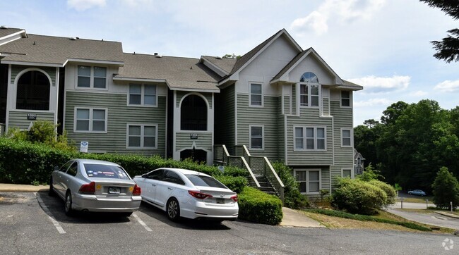 Building Photo - Stewarts Creek Condo