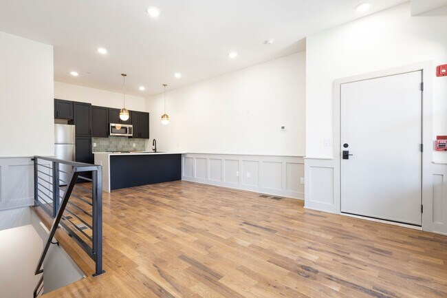 Photo - Spacious 2-Bedroom Apartment for Rent Unit 1st Floor Front/Basement