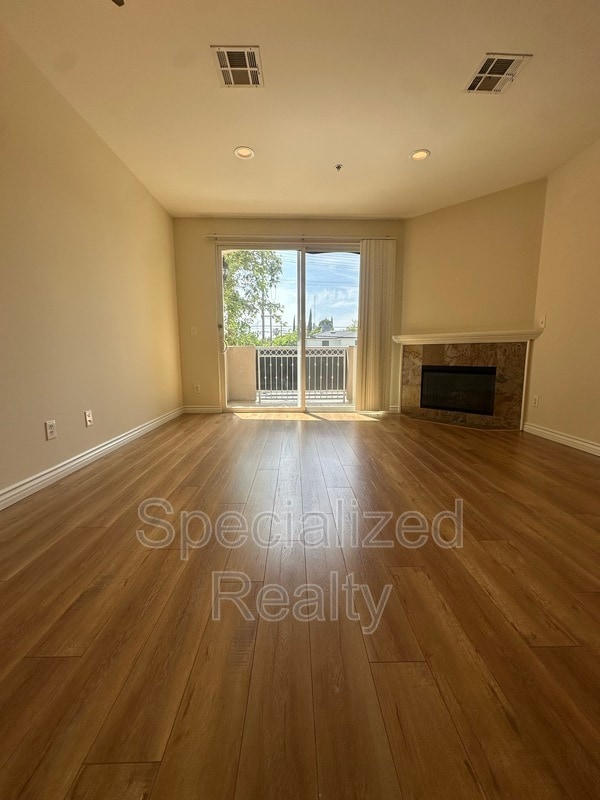 Photo - 5716 Whitsett Ave