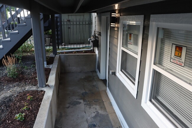 Photo - 3331 N Drake Ave