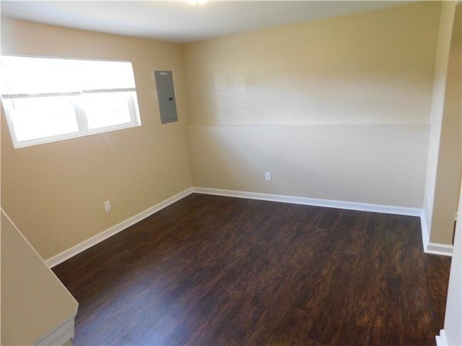 Photo - 6552 Nicholas