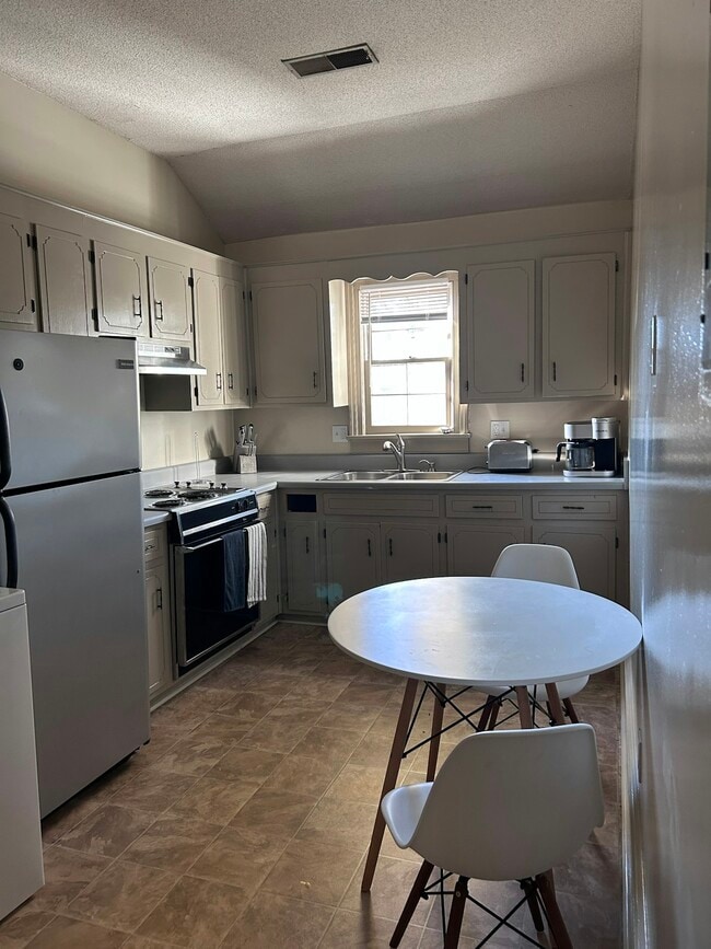 Photo - 350 Telfair St Unit D