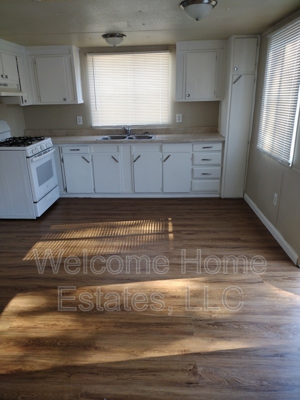 Photo - 110 E Prince Rd