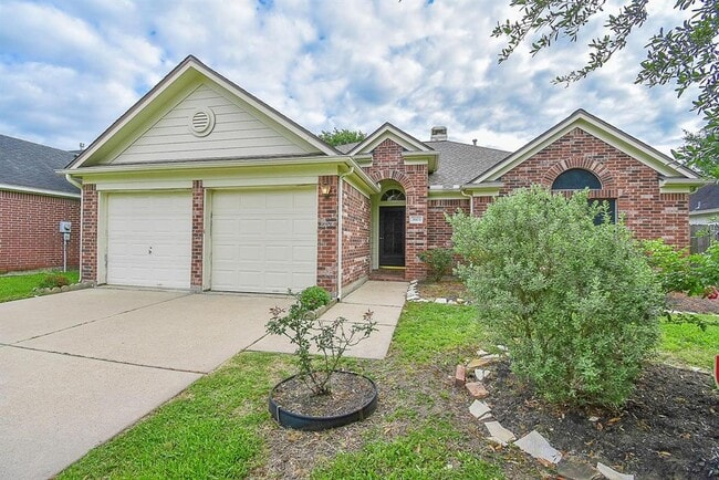 Photo - 3903 Vinecrest Dr House