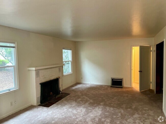 Building Photo - Charming 2 Bedroom 1 Bath in Pacific Grove Rental