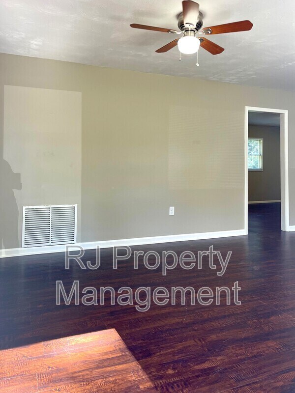 Photo - 864 Carrolton Rd