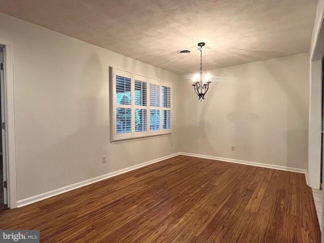 Photo - 330 Parkwood Dr