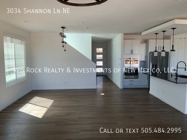 Photo - 3034 Shannon Ln NE