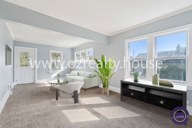 Photo - 1951 Loxley Rd