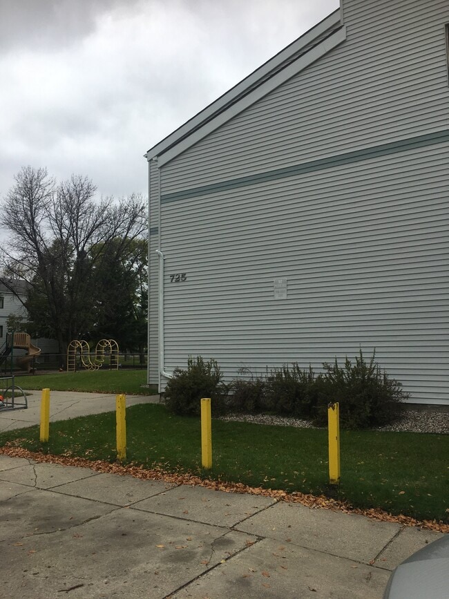 Building Photo - 705 N 43rd St Unit #705