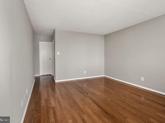 Photo - 1 Bedroom 2 bath Condo Pike and Rose