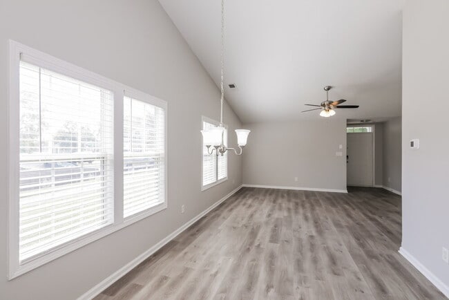 Photo - 1007 Kansas City Dr