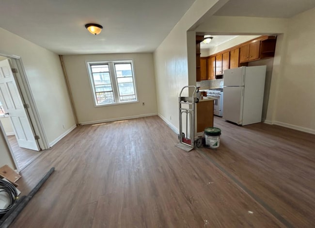 Building Photo - 734 E 43rd St Rental
