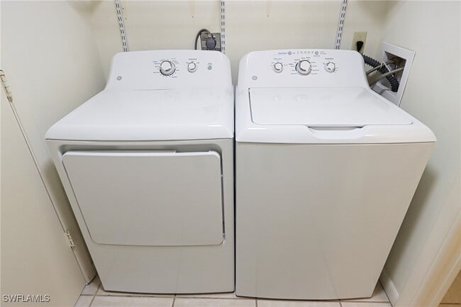 Building Photo - 514 11th Ave S