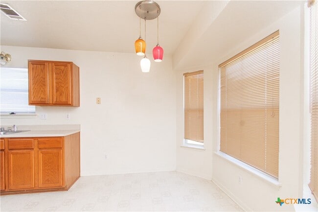 Photo - 2900 Southhill Dr